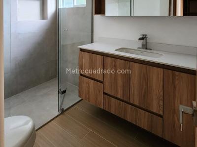 Casa en arriendo en El Poblado, Medellín · foto 14 de 19
