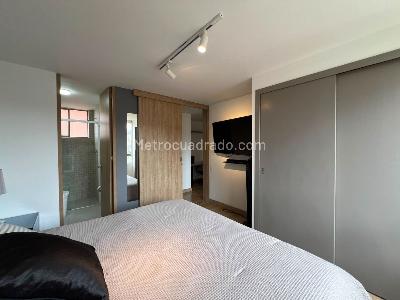 Apartamento de 2 alcobas en venta en El Poblado, Medellín, 77 m² · foto 11 de 15
