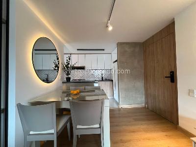 Apartamento de 2 alcobas en venta en El Poblado, Medellín, 77 m² · foto 4 de 15