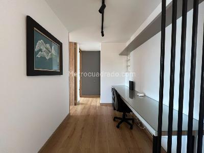 Apartamento de 2 alcobas en venta en El Poblado, Medellín, 77 m² · foto 6 de 15
