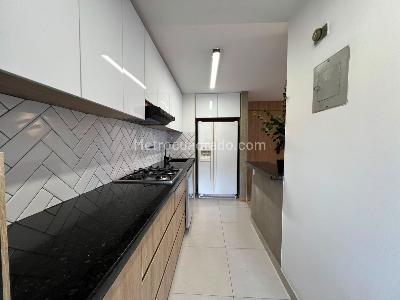 Apartamento de 2 alcobas en venta en El Poblado, Medellín, 77 m² · foto 7 de 15