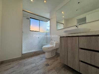 Apartamento de 3 alcobas en venta en El Poblado, Medellín, 197 m² · foto 13 de 17