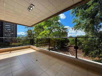 Apartamento de 3 alcobas en venta en El Poblado, Medellín, 197 m² · foto 16 de 17