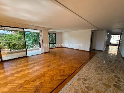Apartamento de 3 alcobas en venta en El Poblado, Medellín, 197 m² · foto 3 de 17