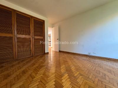 Apartamento de 3 alcobas en venta en El Poblado, Medellín, 197 m² · foto 9 de 17