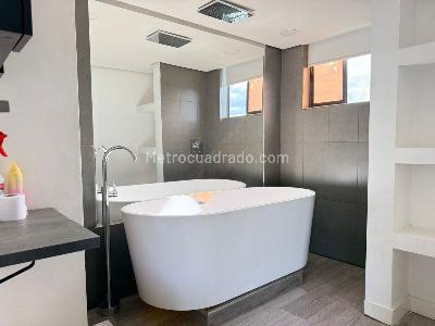 Apartamento de 3 alcobas en venta en San Lucas, Medellín, 290 m² · foto 20 de 20