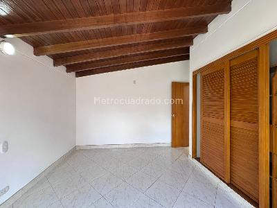 Casa de 4 alcobas en venta en El Poblado, Medellín, 261 m² · foto 11 de 19