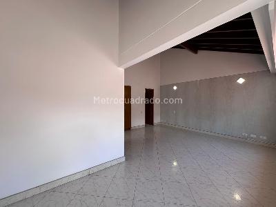 Casa de 4 alcobas en venta en El Poblado, Medellín, 261 m² · foto 12 de 19