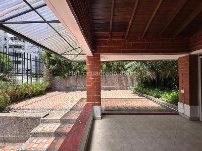 Casa de 4 alcobas en venta en El Poblado, Medellín, 261 m² · foto 19 de 19