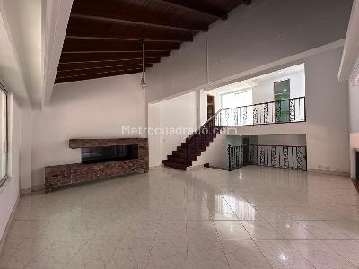 Casa de 4 alcobas en venta en El Poblado, Medellín, 261 m² · foto 3 de 19