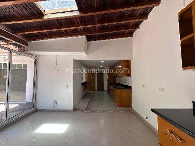 Casa de 4 alcobas en venta en El Poblado, Medellín, 261 m² · foto 9 de 19