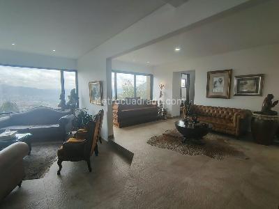 Casa de 4 alcobas en venta en Envigado, Envigado · foto 3 de 19