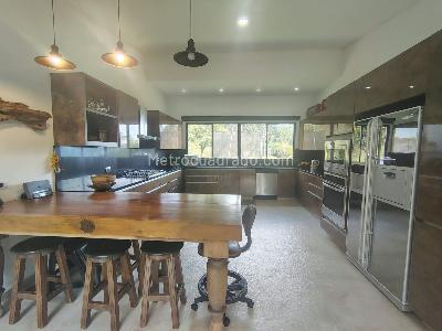 Casa de 4 alcobas en venta en Envigado, Envigado · foto 8 de 19