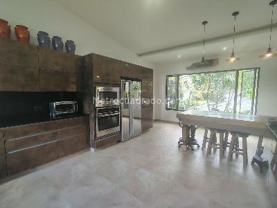 Casa de 4 alcobas en venta en Envigado, Envigado · foto 9 de 19