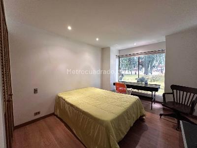 Apartamento de 2 alcobas en venta en El Poblado, Medellín, 150 m² · foto 14 de 17