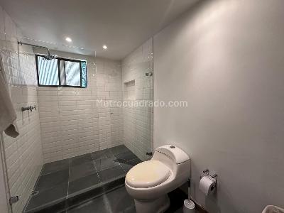 Apartamento de 2 alcobas en venta en El Poblado, Medellín, 150 m² · foto 15 de 17
