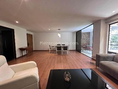 Apartamento de 2 alcobas en venta en El Poblado, Medellín, 150 m² · foto 2 de 17