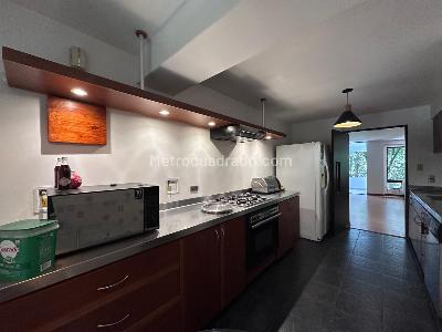 Apartamento de 2 alcobas en venta en El Poblado, Medellín, 150 m² · foto 6 de 17