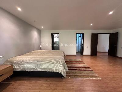 Apartamento de 2 alcobas en venta en El Poblado, Medellín, 150 m² · foto 9 de 17