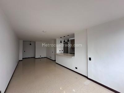 Apartamento de 3 alcobas en venta en El Poblado, Medellín, 86 m² · foto 4 de 18
