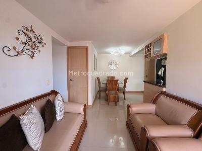 Apartamento de 3 alcobas en venta en Sabaneta, Sabaneta, 67 m² · foto 2 de 16
