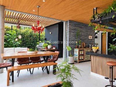 Casa de 3 alcobas en venta en Envigado, Envigado, 310 m² · foto 2 de 15