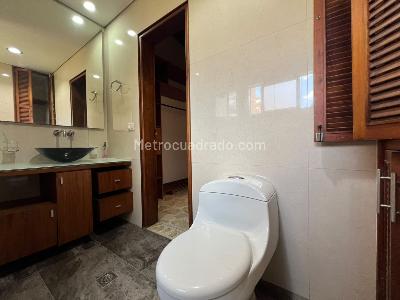 Apartamento de 4 alcobas en venta en El Poblado, Medellín, 196 m² · foto 15 de 18
