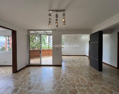 Apartamento de 4 alcobas en venta en El Poblado, Medellín, 196 m² · foto 3 de 18