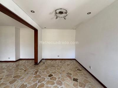Apartamento de 4 alcobas en venta en El Poblado, Medellín, 196 m² · foto 4 de 18