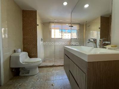 Apartamento de 3 alcobas en venta en El Poblado, Medellín, 197 m² · foto 15 de 17