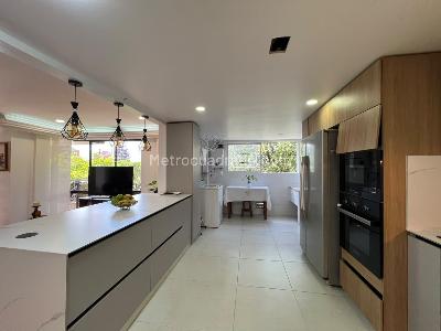 Apartamento de 3 alcobas en venta en El Poblado, Medellín, 197 m² · foto 6 de 17