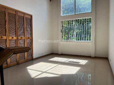 Casa de 3 alcobas en venta en El Poblado, Medellín, 229 m² · foto 12 de 20