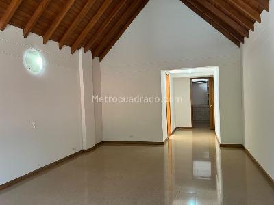 Casa de 3 alcobas en venta en El Poblado, Medellín, 229 m² · foto 14 de 20