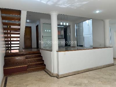 Casa de 3 alcobas en venta en El Poblado, Medellín, 229 m² · foto 5 de 20
