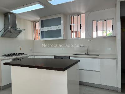 Casa de 3 alcobas en venta en El Poblado, Medellín, 229 m² · foto 7 de 20