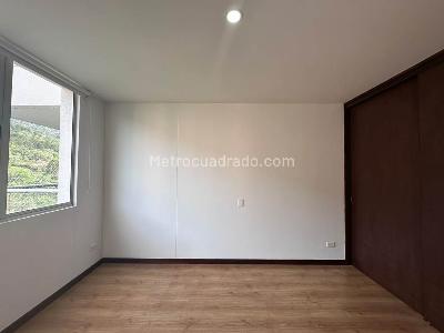 Apartamento de 3 alcobas en arriendo en El Tesoro, Medellín, 136 m² · foto 13 de 19