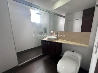 Apartamento de 3 alcobas en arriendo en El Tesoro, Medellín, 136 m² · foto 16 de 19