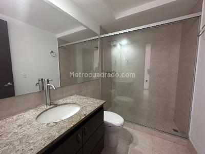 Apartamento de 3 alcobas en arriendo en El Tesoro, Medellín, 136 m² · foto 17 de 19
