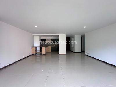 Apartamento de 3 alcobas en arriendo en El Tesoro, Medellín, 136 m² · foto 3 de 19