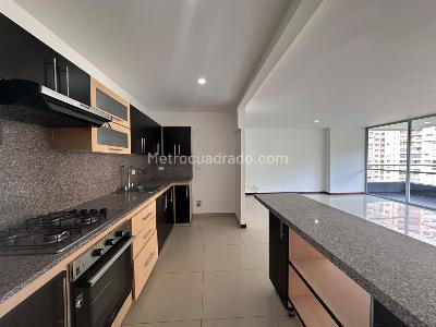Apartamento de 3 alcobas en arriendo en El Tesoro, Medellín, 136 m² · foto 6 de 19