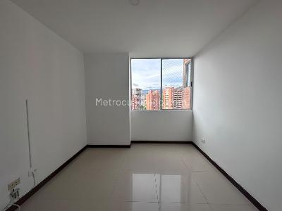 Apartamento de 3 alcobas en arriendo en El Tesoro, Medellín, 136 m² · foto 9 de 19
