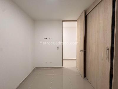 Apartamento de 3 alcobas en venta en Sabaneta, Sabaneta, 70 m² · foto 7 de 11