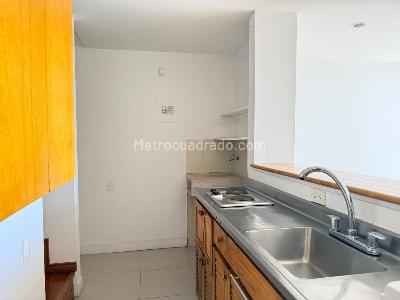 Apartamento en venta en El Poblado, Medellín · foto 6 de 13