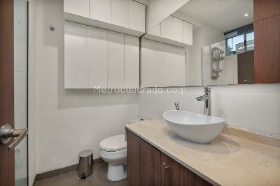 Apartamento de 2 alcobas en venta en El Poblado, Medellín, 80 m² · foto 14 de 18
