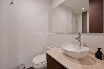 Apartamento de 2 alcobas en venta en El Poblado, Medellín, 80 m² · foto 15 de 18