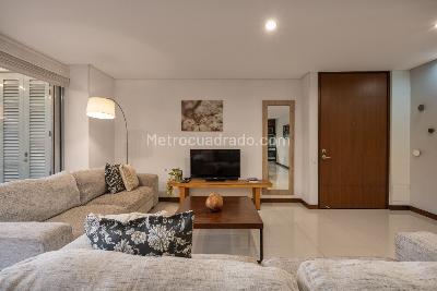 Apartamento de 2 alcobas en venta en El Poblado, Medellín, 80 m² · foto 4 de 18