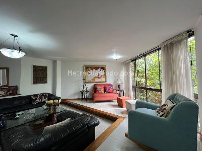 Apartamento de 3 alcobas en venta en El Poblado, Medellín, 156 m² · foto 3 de 13