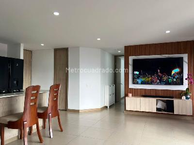 Apartamento de 2 alcobas en venta en Envigado, Envigado, 88 m² · foto 2 de 14
