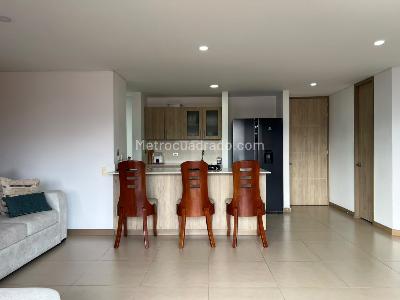Apartamento de 2 alcobas en venta en Envigado, Envigado, 88 m² · foto 3 de 14