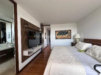 Apartamento de 3 alcobas en venta en El Poblado, Medellín, 192 m² · foto 12 de 19